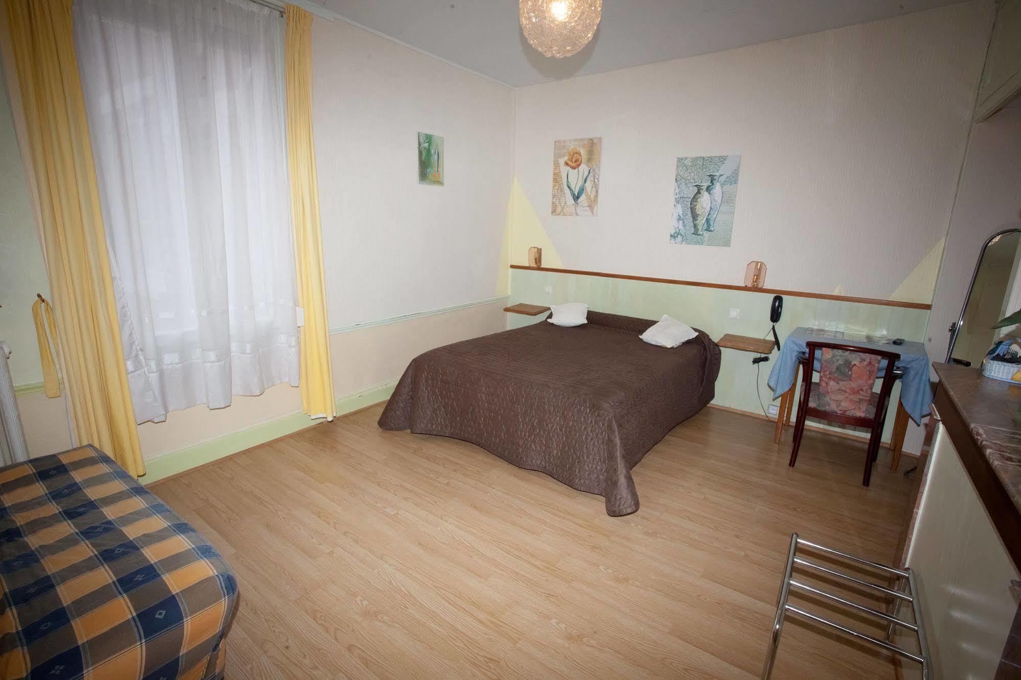 Hotel De La Cite Chalons en Champagne Luaran gambar