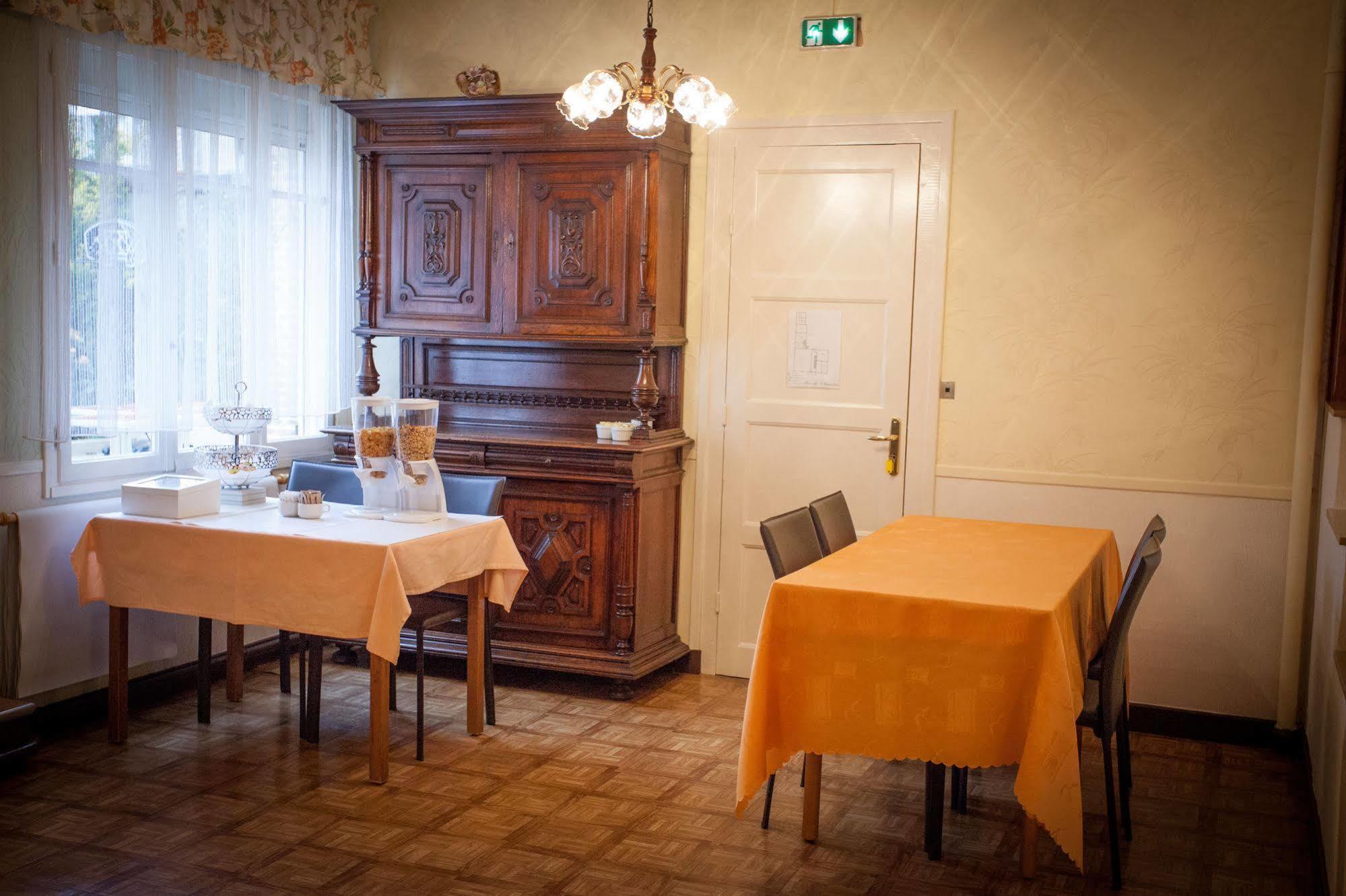 Hotel De La Cite Chalons en Champagne Luaran gambar